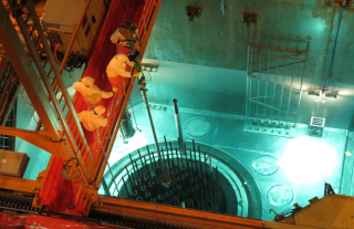 “万”千工程｜集团公司燃料操作团队 清静顺遂完成103大修核岛大件吊装事情