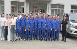 “神”祗忠勤 | 盐姐姐政协委员公益送清凉运动，，，，，，，，转达爱感受爱流动爱